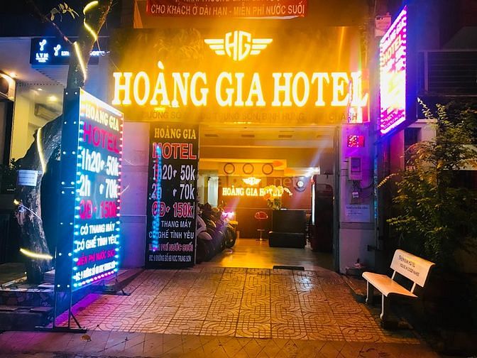 Khách sạn Hoàng Gia tuyển dụng 03 lễ tân 56767568 Khách sạn Hoàng Gia tuyển dụng 03 lễ tân