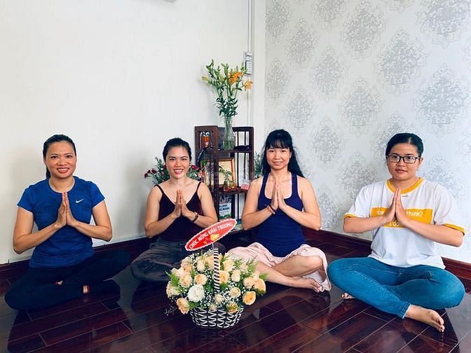 Cung Cấp HLV Yoga khu vực Tp.HCM 56807333 Cung Cấp HLV Yoga khu vực Tp.HCM