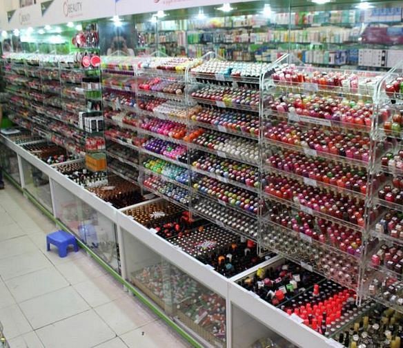 Tuyển nhân viên bán hoá mỹ phẩm 56878796 Tuyển nhân viên bán hoá mỹ phẩm