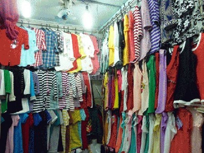 Cần tuyển hai lao động phổ thông cho shop quần áo 57019032 Cần tuyển hai lao động phổ thông cho shop quần áo