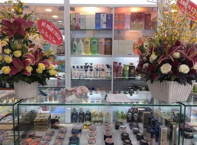 Tuyển 2 nữ phụ bán tại cửa hàng mỹ phẩm 56992559 Tuyển 2 nữ phụ bán tại cửa hàng mỹ phẩm
