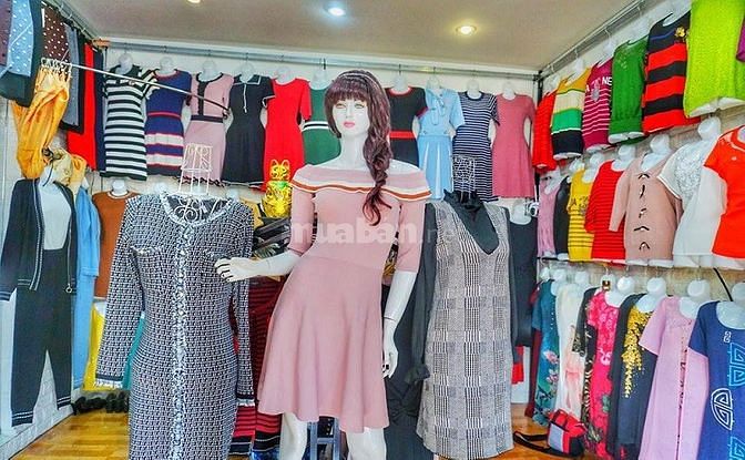 Tuyển gấp 3 bạn thu ngân tại cửa hàng bán quần áo 57246238 Tuyển gấp 3 bạn thu ngân tại cửa hàng bán quần áo
