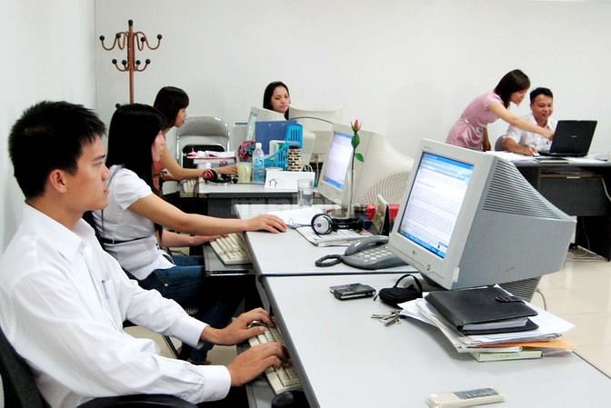 Nhân viên làm việc tại kho hàng 57307194 Nhân viên làm việc tại kho hàng