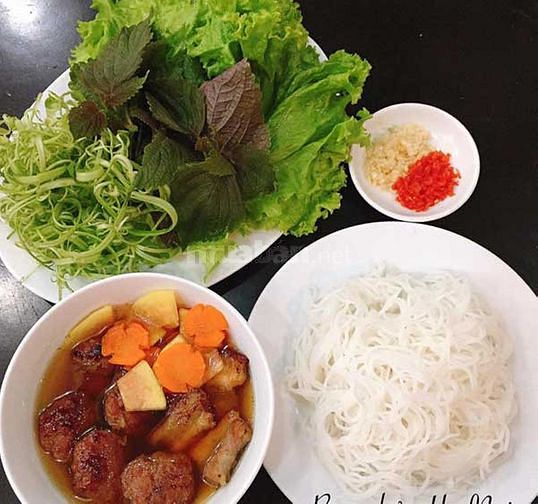 Tuyển phục vụ quán bún chả bao ăn ở 57824612 Tuyển phục vụ quán bún chả bao ăn ở