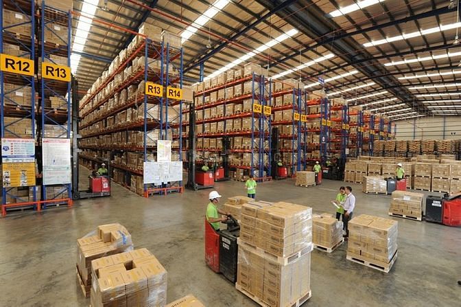 Tuyển Nam phụ xe và Bốc xếp lãnh lương Ngày hoặc Tuần ở tại HCM 57868980 Tuyển Nam phụ xe và Bốc xếp lãnh lương Ngày hoặc Tuần ở tại HCM