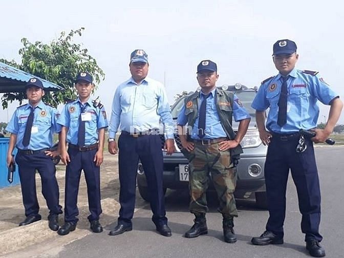 Tuyển gấp nam nữ bảo vệ, giám sát, chỉ huy lương cao nhà hàng 57930205 Tuyển gấp nam nữ bảo vệ, giám sát, chỉ huy lương cao nhà hàng