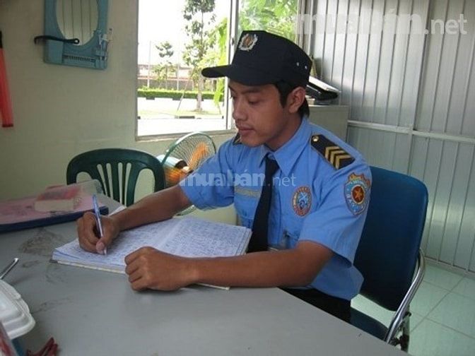 Chúng tôi cần tuyển 4 nam bảo vệ công ty huê phong gò vấp,không thu pí 50287753 Chúng tôi cần tuyển 4 nam bảo vệ công ty huê phong gò vấp,không thu pí