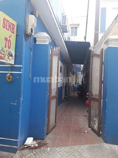 Nhà cấp 4 ở phía trước và bán dãy phòng trọ cao cấp ở phía sau 50586134 Nhà cấp 4 ở phía trước và bán dãy phòng trọ cao cấp ở phía sau