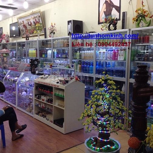 Chuyên thanh lý tủ nhôm kính còn mới, hình thức đẹp, giá rất rẻ 50765926 Chuyên thanh lý tủ nhôm kính còn mới, hình thức đẹp, giá rất rẻ