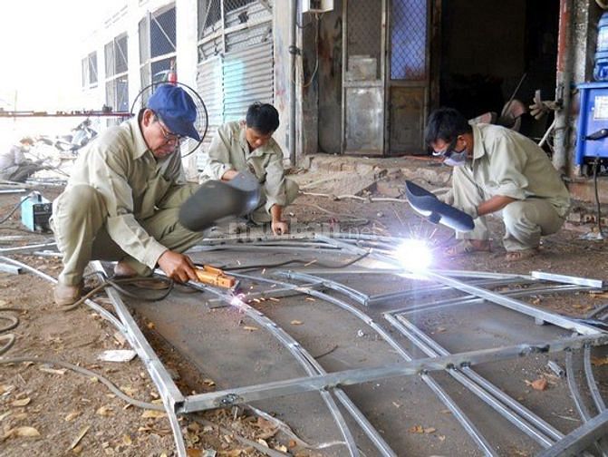 Tuyển gấp 3 thợ cơ khí đi làm ngay nuôi ăn ở toàn bộ 51497588 Tuyển gấp 3 thợ cơ khí đi làm ngay nuôi ăn ở toàn bộ