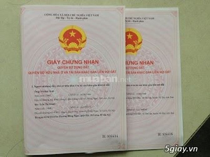Sang gấp 240m2 đất thổ cư sát chợ, dân cư đông, 2 sổ riêng