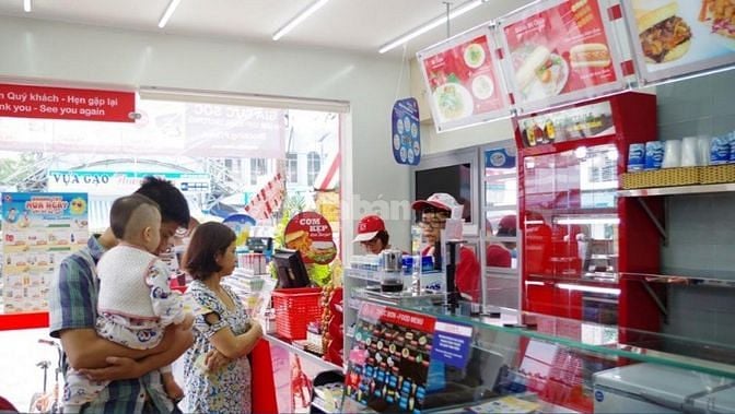 Tuyển gấp nam nữ bán hàng tại cửa hàng 52338015 Tuyển gấp nam nữ bán hàng tại cửa hàng