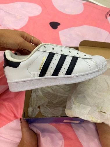Bán 2 đôi giày Adidas hàng Auth giá 900k 52440930 Bán 2 đôi giày Adidas hàng Auth giá 900k