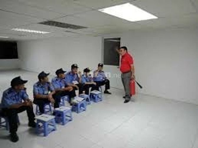 Tuyển gấp 15 nhân viên nam nữ bảo vệ , quẹt thẻ xe, giám sát camera 52504265 Tuyển gấp 15 nhân viên nam nữ bảo vệ , quẹt thẻ xe, giám sát camera
