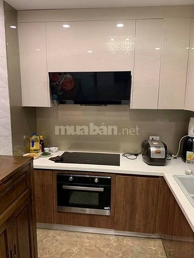 Cần bán nhà lô góc Nguyễn Khang 45m x5 tầng MT: 5M 52563785 Cần bán nhà lô góc Nguyễn Khang 45m x5 tầng MT: 5M