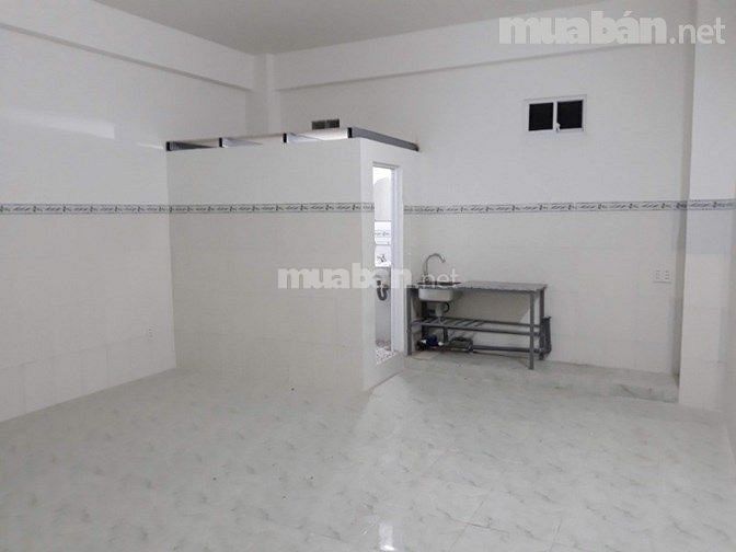 Cho thuê phòng 28m2 đường Nguyễn Cửu Đàm, Quận Tân Phú, thang máy