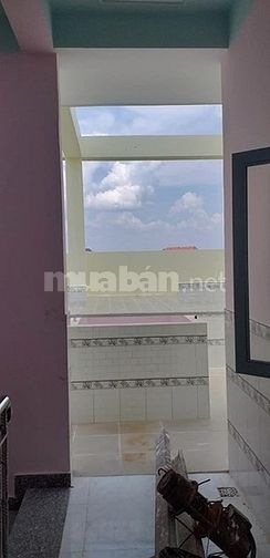 Cho thuê phòng 28m2 đường Nguyễn Cửu Đàm, Quận Tân Phú, thang máy