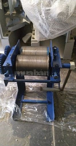 Máy cán bì heo quay tay giá rẻ 52793841 Máy cán bì heo quay tay giá rẻ