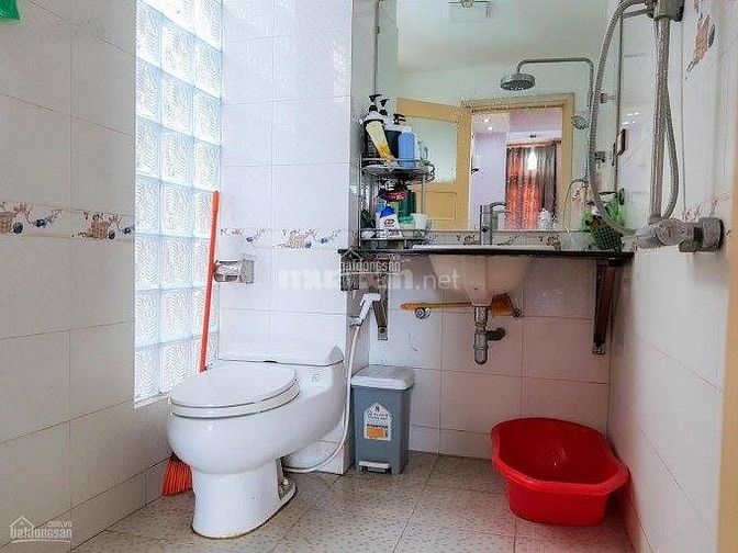 Giá HOT (7,8 tỷ)Bán Nhà khu PLTrần Quốc Hoàn, DT 50m2x5 tầng,Mt5,2m,cự 52835775 Giá HOT (7,8 tỷ)Bán Nhà khu PLTrần Quốc Hoàn, DT 50m2x5 tầng,Mt5,2m,cự
