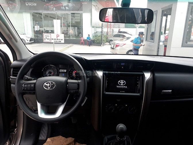 Bán xe Fortuner 2.4G số sàn máy dầu màu đồng ánh kim giao ngay 53181255 Bán xe Fortuner 2.4G số sàn máy dầu màu đồng ánh kim giao ngay
