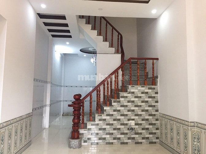 nhà 2 lầu đường làng tăng phú. kế bên lê văn việt. đh GTVT. sổ hoàn cô 53280251 nhà 2 lầu đường làng tăng phú. kế bên lê văn việt. đh GTVT. sổ hoàn cô