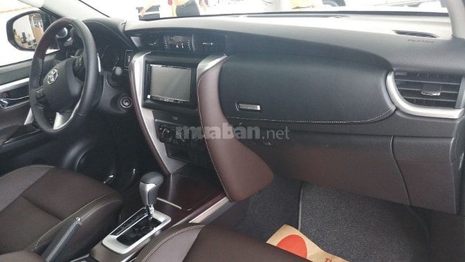 BÁN XE TOYOTA FORTUNER MÁU DẦU SỐ TỰ ĐỘNG MỚI 100%, XE GIAO NGAY 53523270 BÁN XE TOYOTA FORTUNER MÁU DẦU SỐ TỰ ĐỘNG MỚI 100%, XE GIAO NGAY