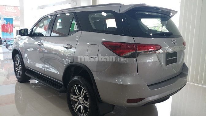 BÁN XE TOYOTA FORTUNER MÁU DẦU SỐ TỰ ĐỘNG MỚI 100%, XE GIAO NGAY 53523270 BÁN XE TOYOTA FORTUNER MÁU DẦU SỐ TỰ ĐỘNG MỚI 100%, XE GIAO NGAY