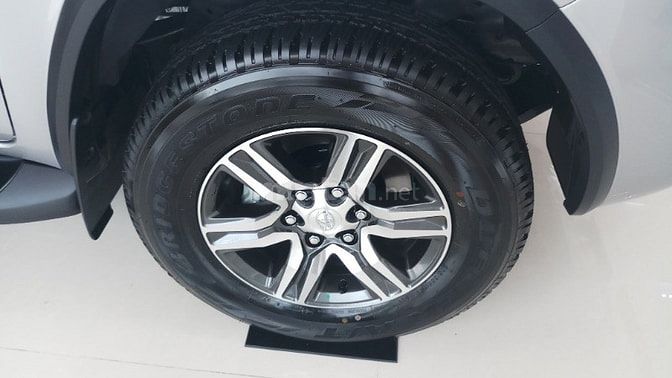 BÁN XE TOYOTA FORTUNER MÁU DẦU SỐ TỰ ĐỘNG MỚI 100%, XE GIAO NGAY 53523270 BÁN XE TOYOTA FORTUNER MÁU DẦU SỐ TỰ ĐỘNG MỚI 100%, XE GIAO NGAY