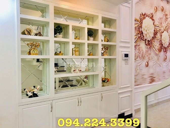 Siêu Mẫu Vũ Hoàng Việt Bán Cung Điện Hoàng Gia Anh, Nội Thất Dát Vàng 53997833 Siêu Mẫu Vũ Hoàng Việt Bán Cung Điện Hoàng Gia Anh, Nội Thất Dát Vàng