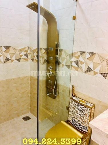 Siêu Mẫu Vũ Hoàng Việt Bán Cung Điện Hoàng Gia Anh, Nội Thất Dát Vàng 53997833 Siêu Mẫu Vũ Hoàng Việt Bán Cung Điện Hoàng Gia Anh, Nội Thất Dát Vàng