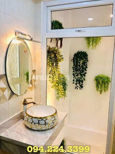 Siêu Mẫu Vũ Hoàng Việt Bán Cung Điện Hoàng Gia Anh, Nội Thất Dát Vàng 53997833 Siêu Mẫu Vũ Hoàng Việt Bán Cung Điện Hoàng Gia Anh, Nội Thất Dát Vàng