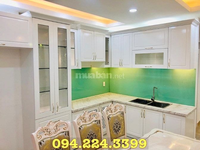 Siêu Mẫu Vũ Hoàng Việt Bán Cung Điện Hoàng Gia Anh, Nội Thất Dát Vàng 53997833 Siêu Mẫu Vũ Hoàng Việt Bán Cung Điện Hoàng Gia Anh, Nội Thất Dát Vàng