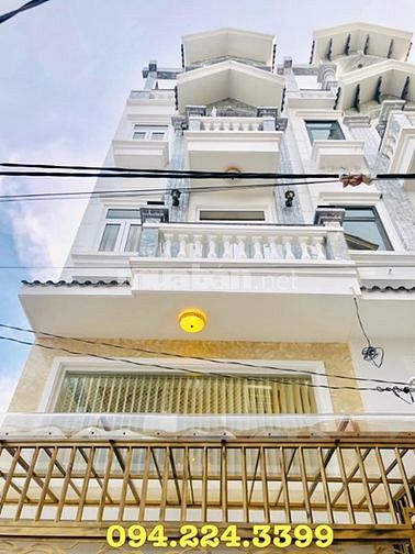 Siêu Mẫu Vũ Hoàng Việt Bán Cung Điện Hoàng Gia Anh, Nội Thất Dát Vàng 53997833 Siêu Mẫu Vũ Hoàng Việt Bán Cung Điện Hoàng Gia Anh, Nội Thất Dát Vàng