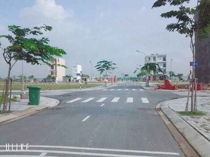 Cần tiền muốn bán gấp 2 lô đất ngay mặt tiền 32 54464134 Cần tiền muốn bán gấp 2 lô đất ngay mặt tiền 32