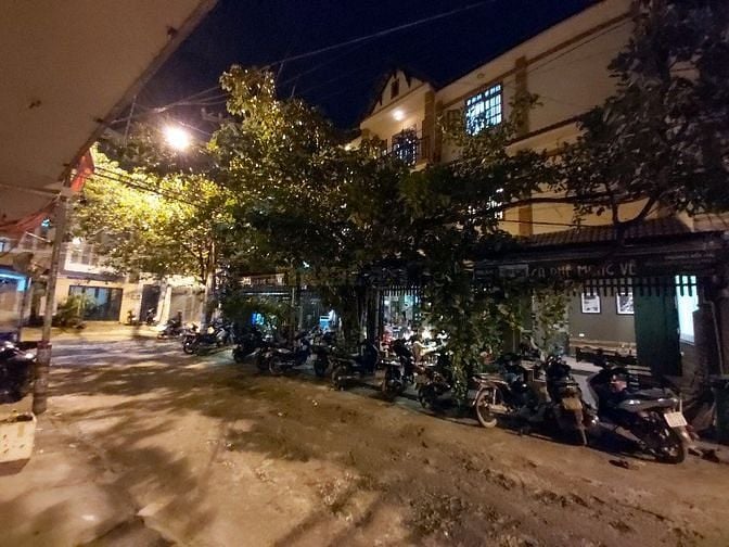 Bán nhà căn góc 2 mặt tiền đang bán quán cafe tại Dương Quảng Hàm 54672288 Bán nhà căn góc 2 mặt tiền đang bán quán cafe tại Dương Quảng Hàm