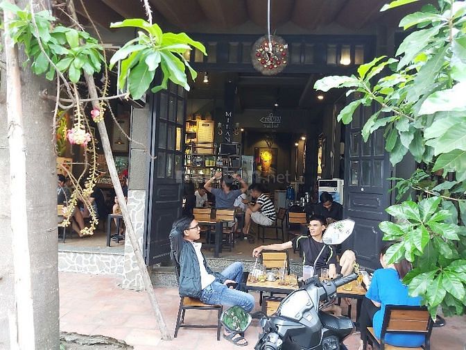 Bán nhà căn góc 2 mặt tiền đang bán quán cafe tại Dương Quảng Hàm 54672288 Bán nhà căn góc 2 mặt tiền đang bán quán cafe tại Dương Quảng Hàm