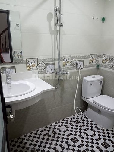Chính chủ bán gấp nhà 2 mặt thoáng OTO ĐỖ CỬA phố Hoa Bằng 43m, 5 tầng 54870241 Chính chủ bán gấp nhà 2 mặt thoáng OTO ĐỖ CỬA phố Hoa Bằng 43m, 5 tầng