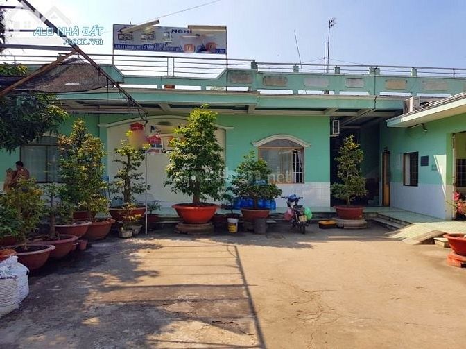 Cần bán gấp căn nhà nằm ngay QL 50 55259532 Cần bán gấp căn nhà nằm ngay QL 50