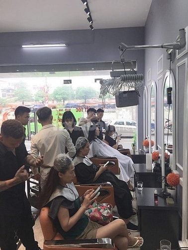 Viện tóc New Star cần tuyển 10 thợ chính, 2 năm kinh nghiệm trở lên 55384685 Viện tóc New Star cần tuyển 10 thợ chính, 2 năm kinh nghiệm trở lên