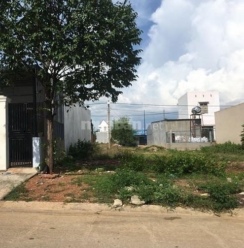Về Quảng,ba tôi bán miếng kế góc ngay Cổng Siêu Thị chỉ cách QL13 50M 54546258 Về Quảng,ba tôi bán miếng kế góc ngay Cổng Siêu Thị chỉ cách QL13 50M