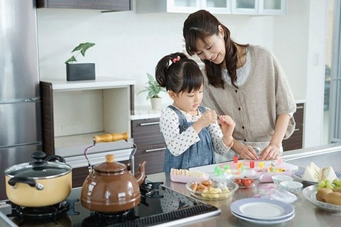 Nhà mình cần người chuyên giúp việc chăm trẻ nhỏ làm ở lại TP HCM 58103013 Nhà mình cần người chuyên giúp việc chăm trẻ nhỏ làm ở lại TP HCM