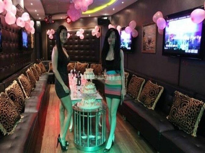 Cần tuyển Nhân Viên Nữ Phục Vụ, Lễ Tân, Đứng, ngồi 58115741 Cần tuyển Nhân Viên Nữ Phục Vụ, Lễ Tân, Đứng, ngồi
