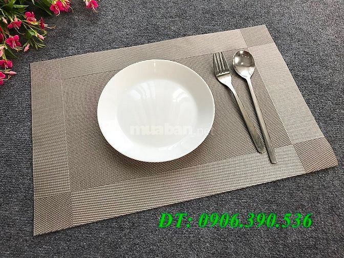Tấm lót bàn ăn đẹp, sang trọng phong cách Châu Âu