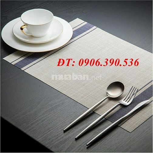 Tấm lót bàn ăn đẹp, sang trọng phong cách Châu Âu