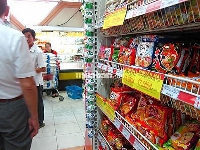 Tuyển vị trí : 04 Nam/Nữ phụ bán hàng giờ hành chính 58982185 Tuyển vị trí : 04 Nam/Nữ phụ bán hàng giờ hành chính