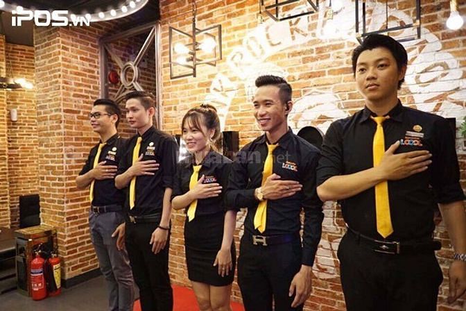 Tuyển thu ngân, phụ bếp, phục vụ nam quán karaoke gia đình. 59089967 Tuyển thu ngân, phụ bếp, phục vụ nam quán karaoke gia đình.
