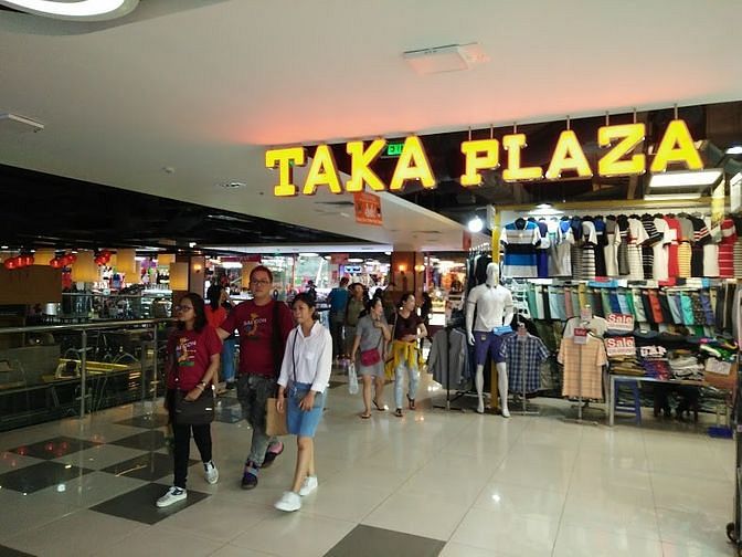 Sang gấp kiot mặt tiền đường chính Taka Plaza Phạm Ngũ Lão Q1.