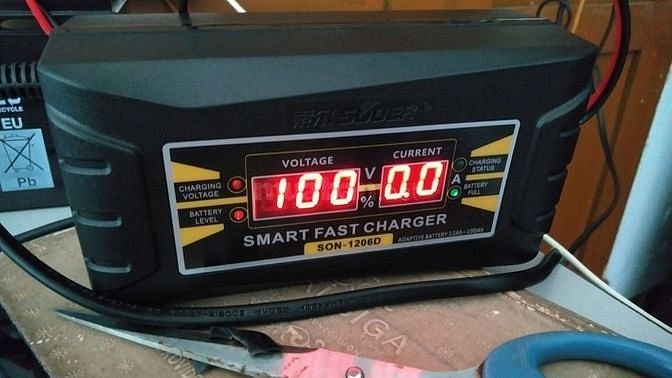 Sạc ác quy 12V SUOER 1206D mới 59634405 Sạc ác quy 12V SUOER 1206D mới