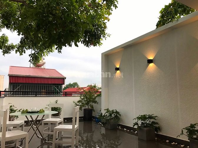 Bán nhà SDCC mặt phố 106 Ngọc Khánh, đối diện Vinhomes Gallery, dt 33m