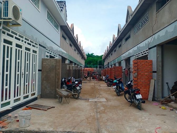 Nhà chính chủ TT Đức Hòa 50m2 có sân riêng và vỉa hè SHR 58220410 Nhà chính chủ TT Đức Hòa 50m2 có sân riêng và vỉa hè SHR